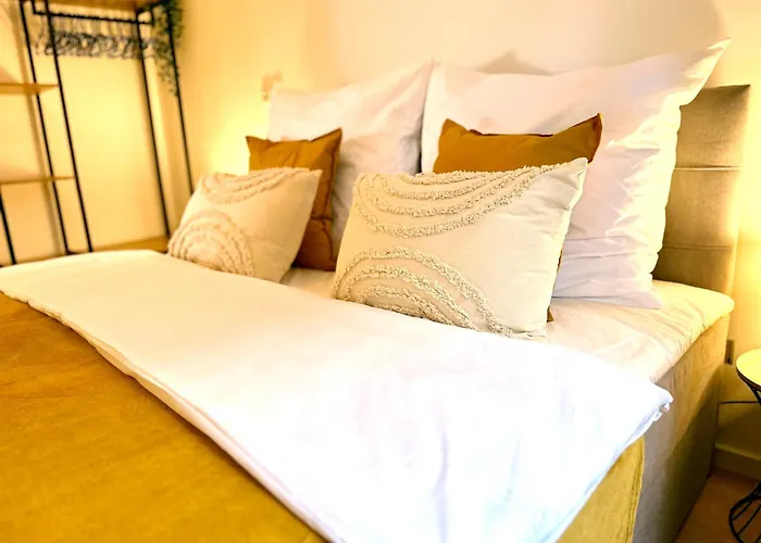 Stylisches 2-Zimmer Ambient Apartment In Alsternaehe Mit Kingsize-Bett & Schlafsofa